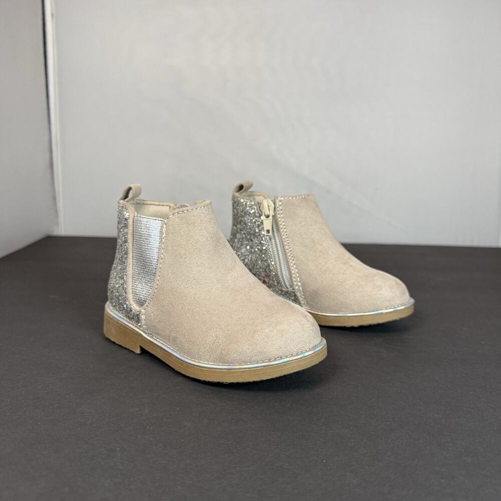 Maggie & Zoe Girls Glitter Chelsea Boots Beige Silver Sz 6 Sparkly NWT